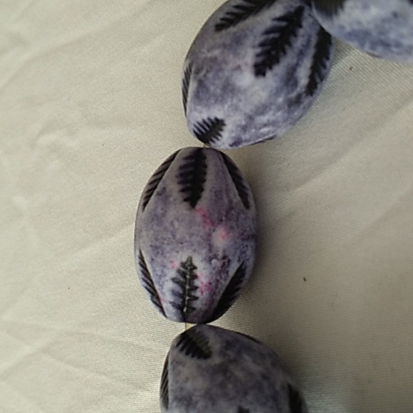 Purple "bead" stretch bracelet - Picture 3 of 4